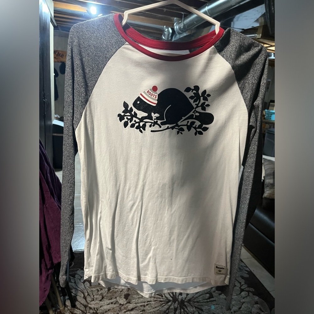 Women’s long sleeve Roots Beaver shirt